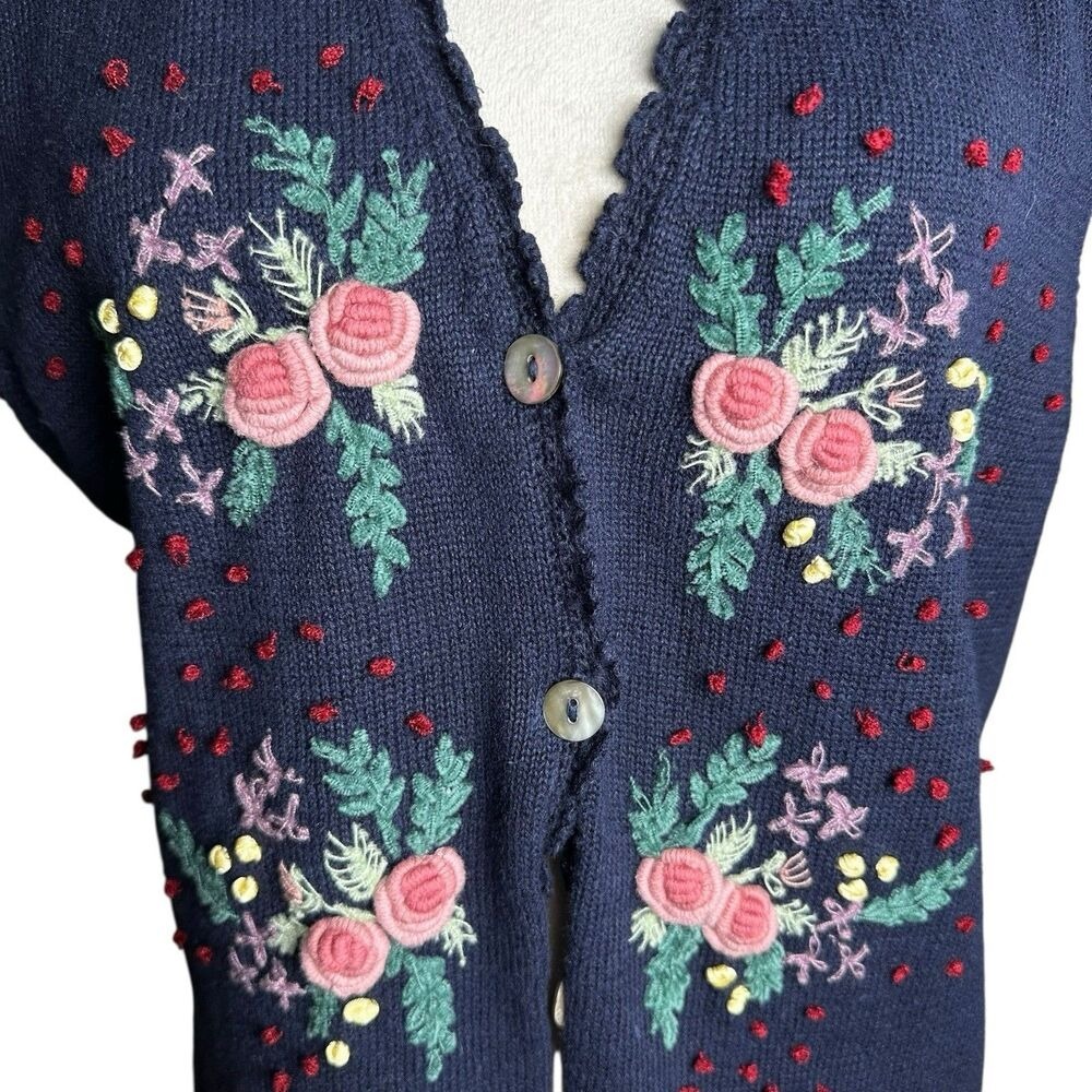 90's Susan Bristol Hand Embroidered Floral Knit Vest L | Grandmacore Cottagecore